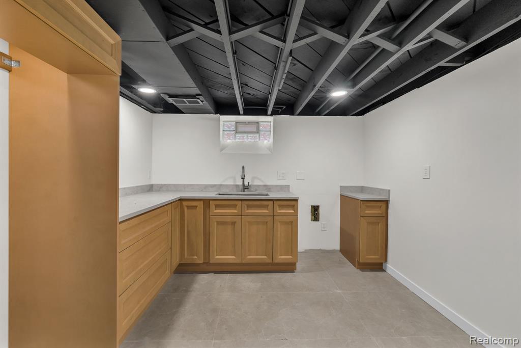 211 Drexel Street Property Photo 36
