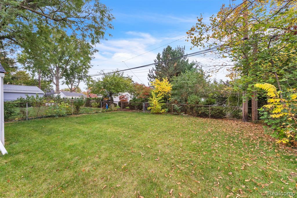 211 Drexel Street Property Photo 41