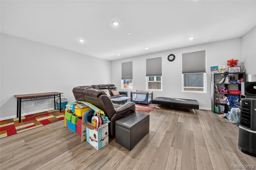 42975 Atwood Avenue Avenue Property Photo 7