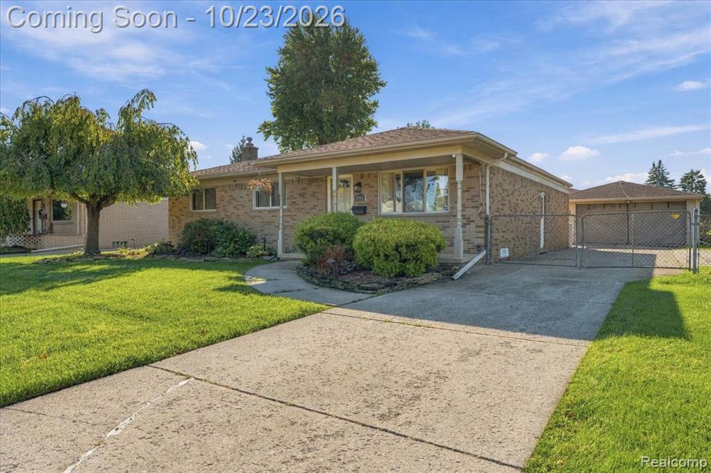 4906 Fairmont Court Property Photo 2