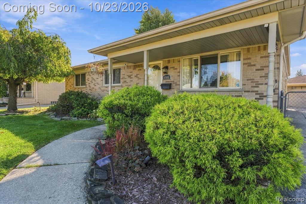 4906 Fairmont Court Property Photo 3