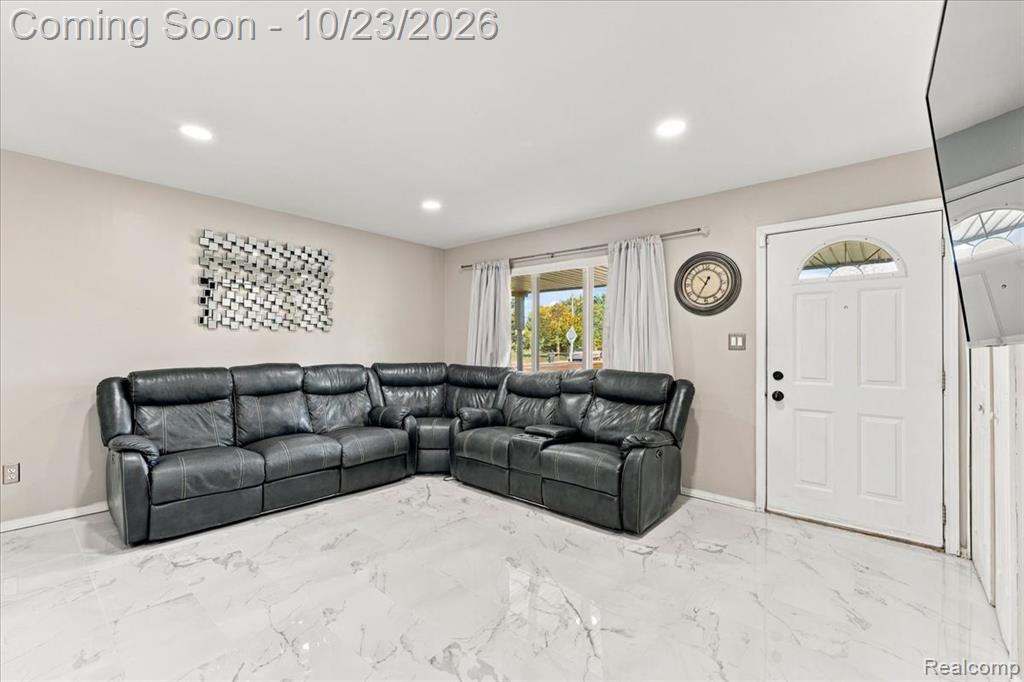 4906 Fairmont Court Property Photo 6