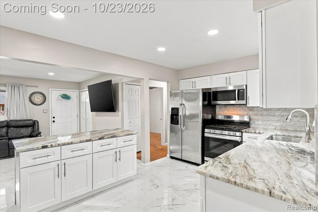 4906 Fairmont Court Property Photo 10