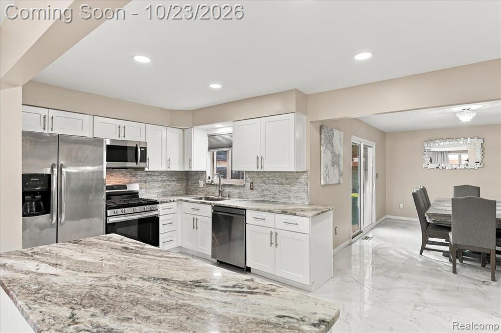 4906 Fairmont Court Property Photo 12