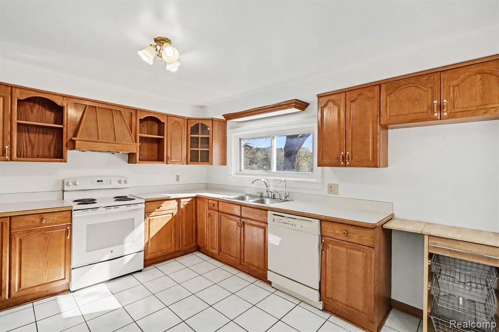 6136 Ormond Road Property Photo 11