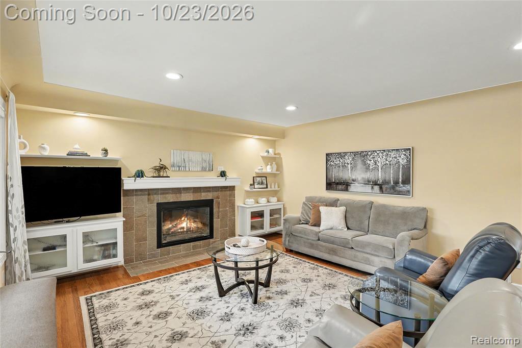 98 Edgelake Drive Property Photo 3