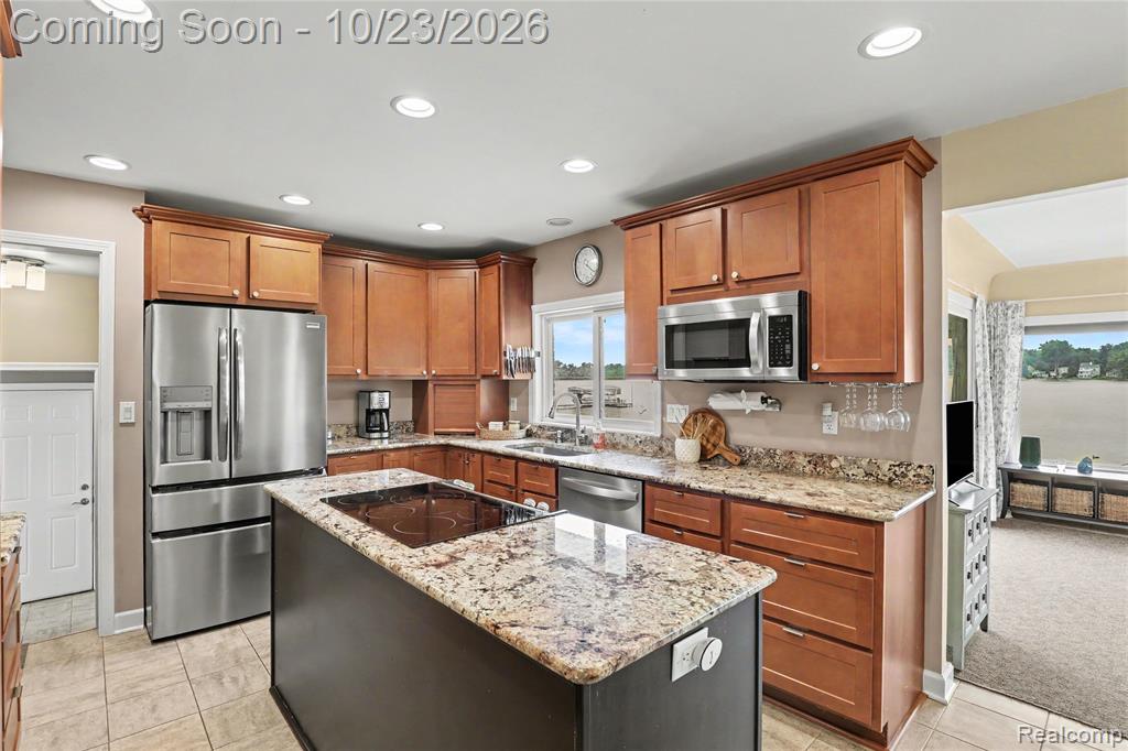 98 Edgelake Drive Property Photo 7