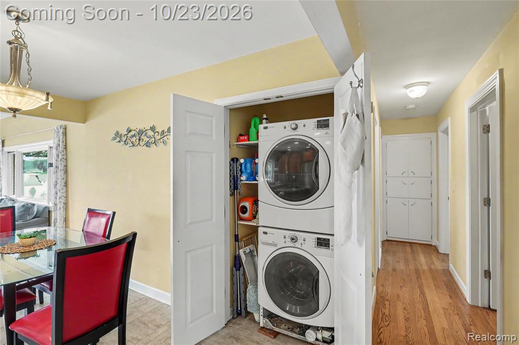98 Edgelake Drive Property Photo 10