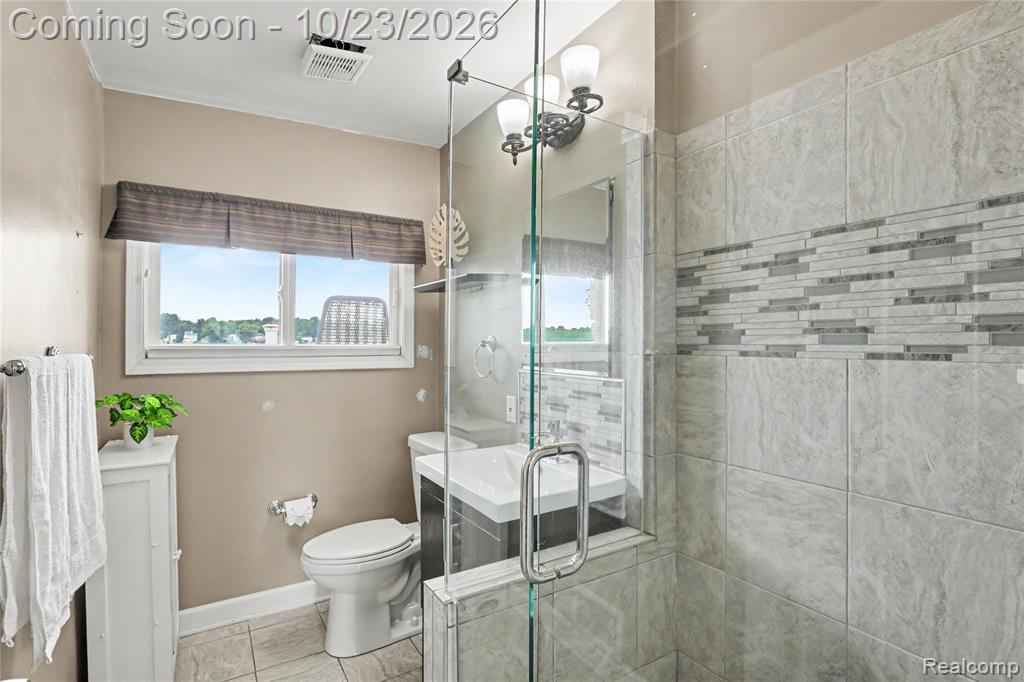 98 Edgelake Drive Property Photo 13