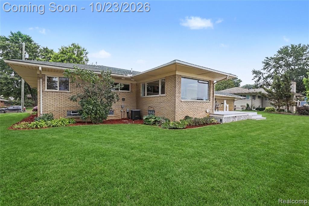 98 Edgelake Drive Property Photo 25