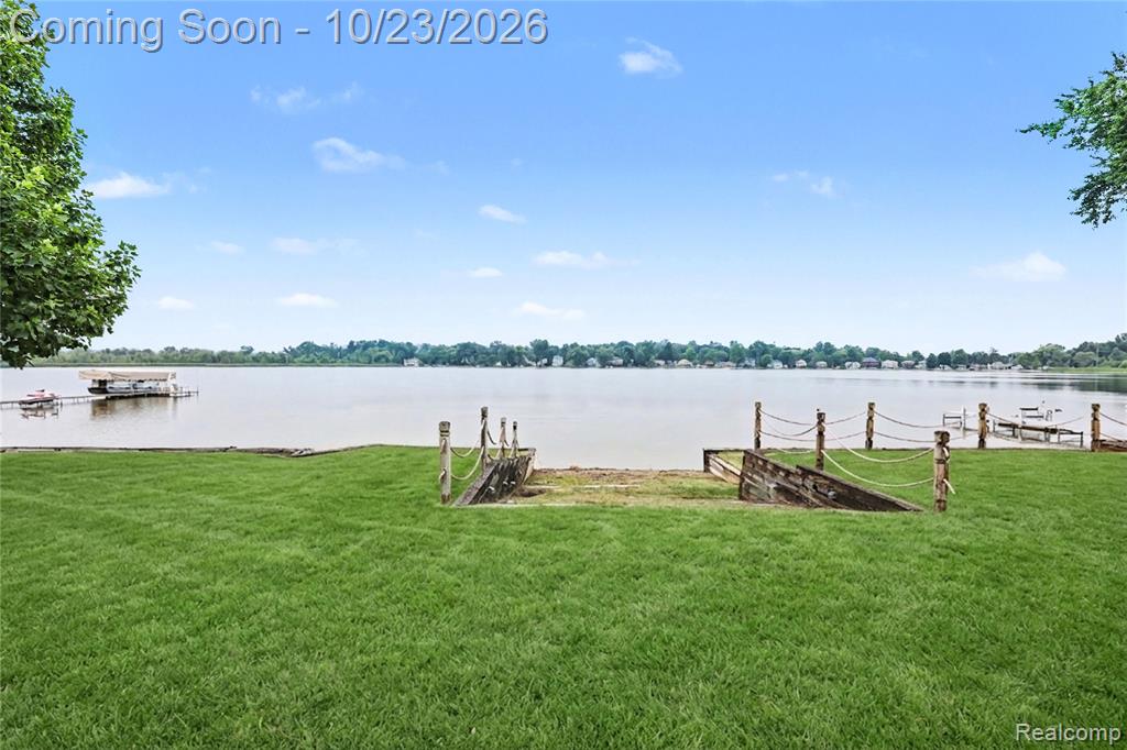 98 Edgelake Drive Property Photo 27