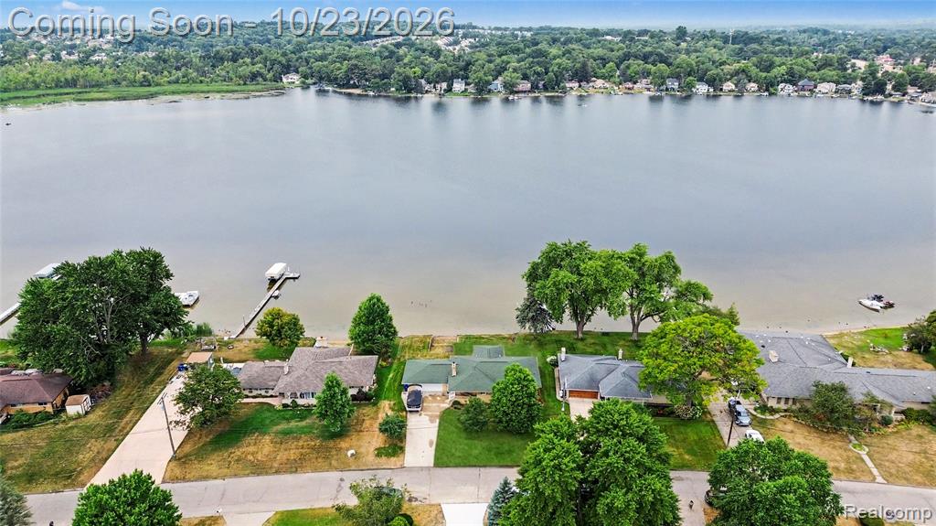 98 Edgelake Drive Property Photo 29
