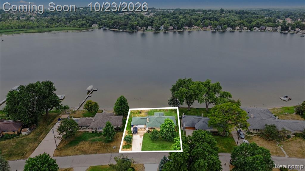 98 Edgelake Drive Property Photo 32