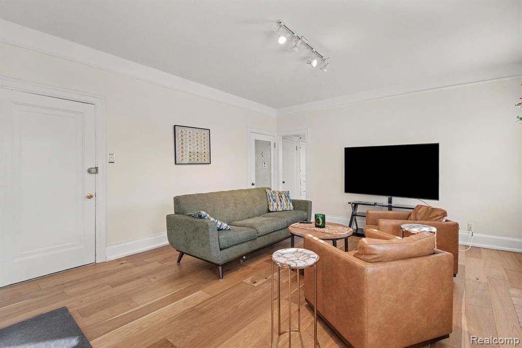 327 Southfield Road Property Photo 4