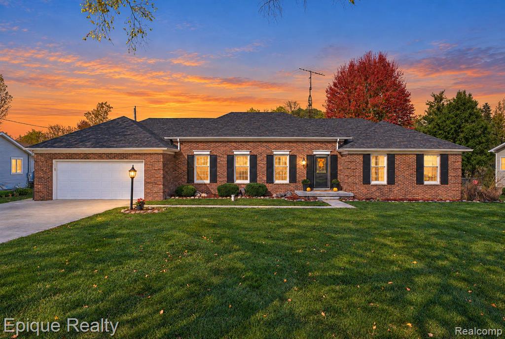 3495 N Gale Road Property Photo 1