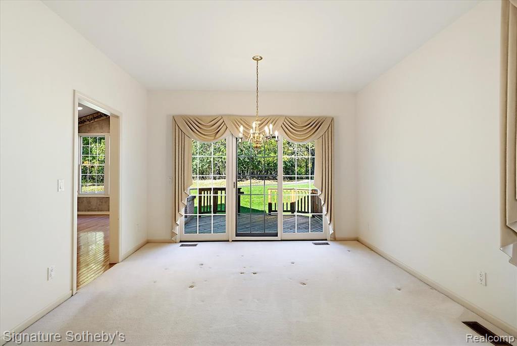 1989 Dunham Drive Property Photo 8