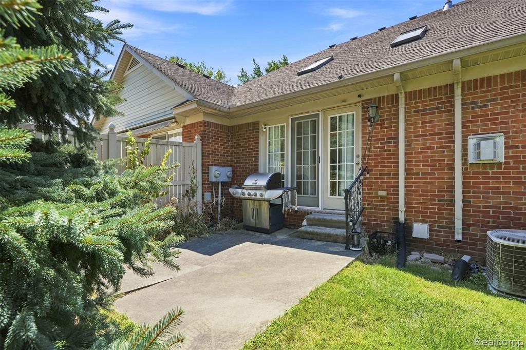 13469 Shire Lane Property Photo 37