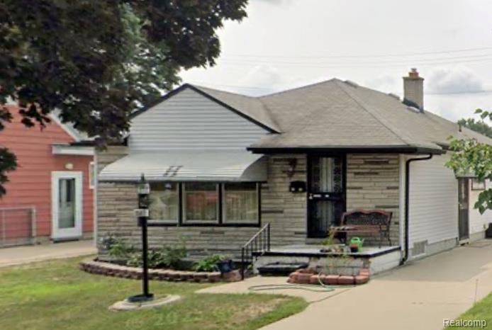 1587 Garfield Avenue Property Photo 1