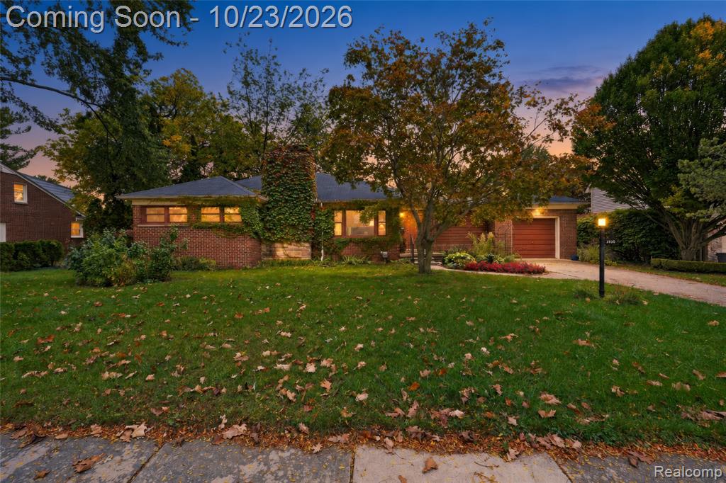 3930 Parkview Drive Property Photo 1