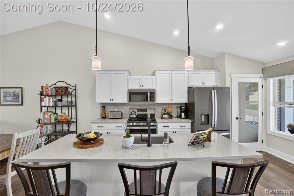 1534 N Village Circle Property Photo 14