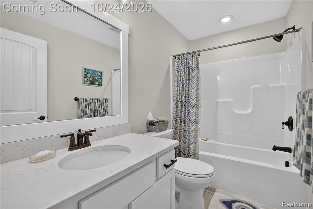 1534 N Village Circle Property Photo 30
