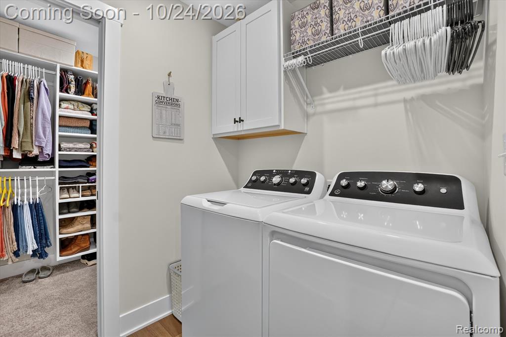 1534 N Village Circle Property Photo 34