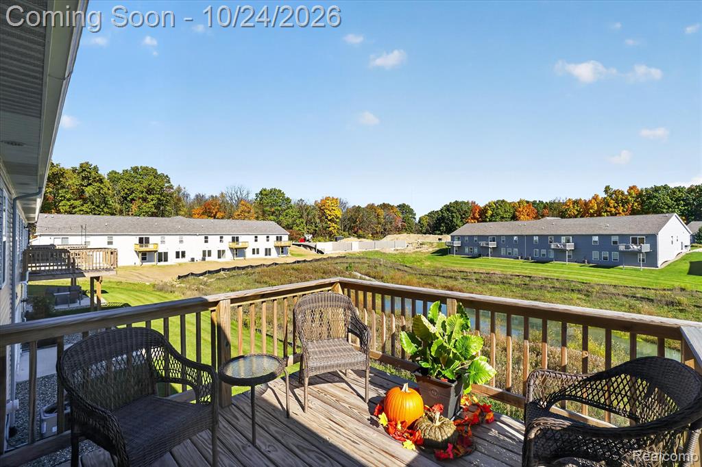 1534 N Village Circle Property Photo 38