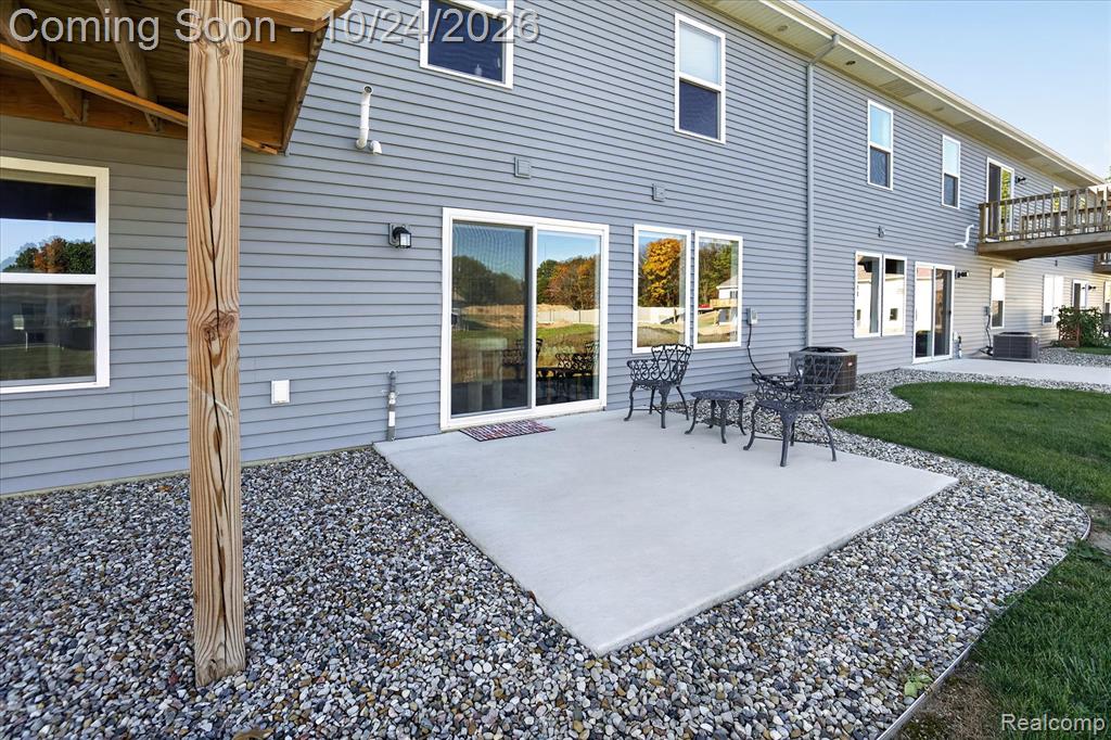 1534 N Village Circle Property Photo 39