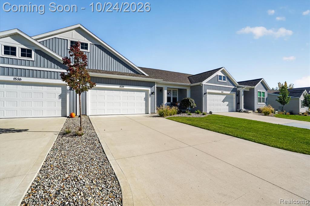 1534 N Village Circle Property Photo 46