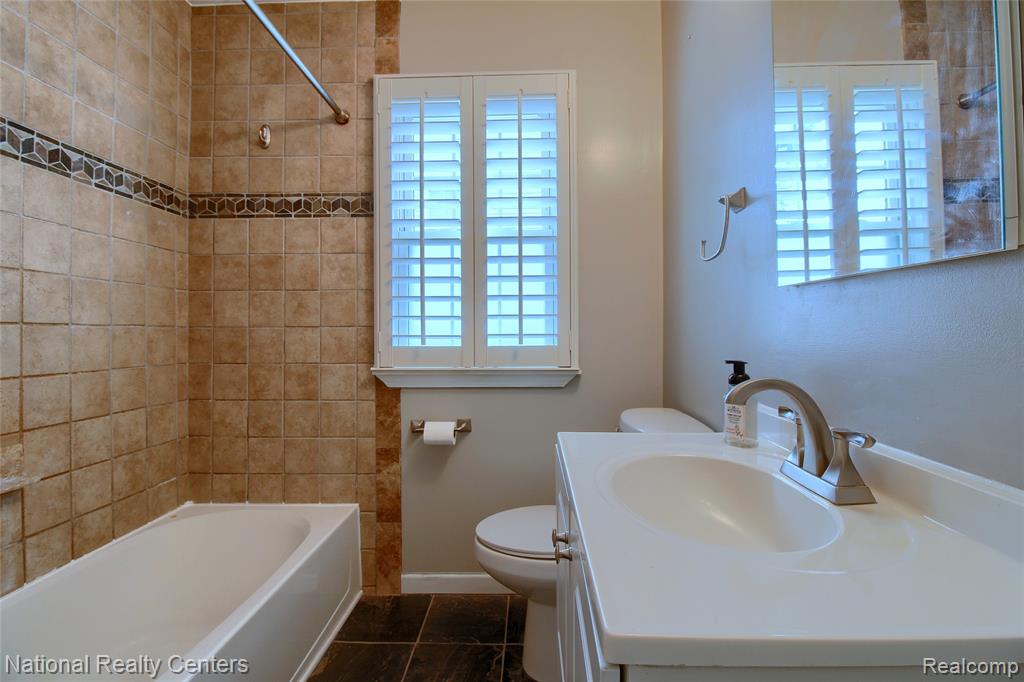 2463 Cummings Avenue Property Photo 37