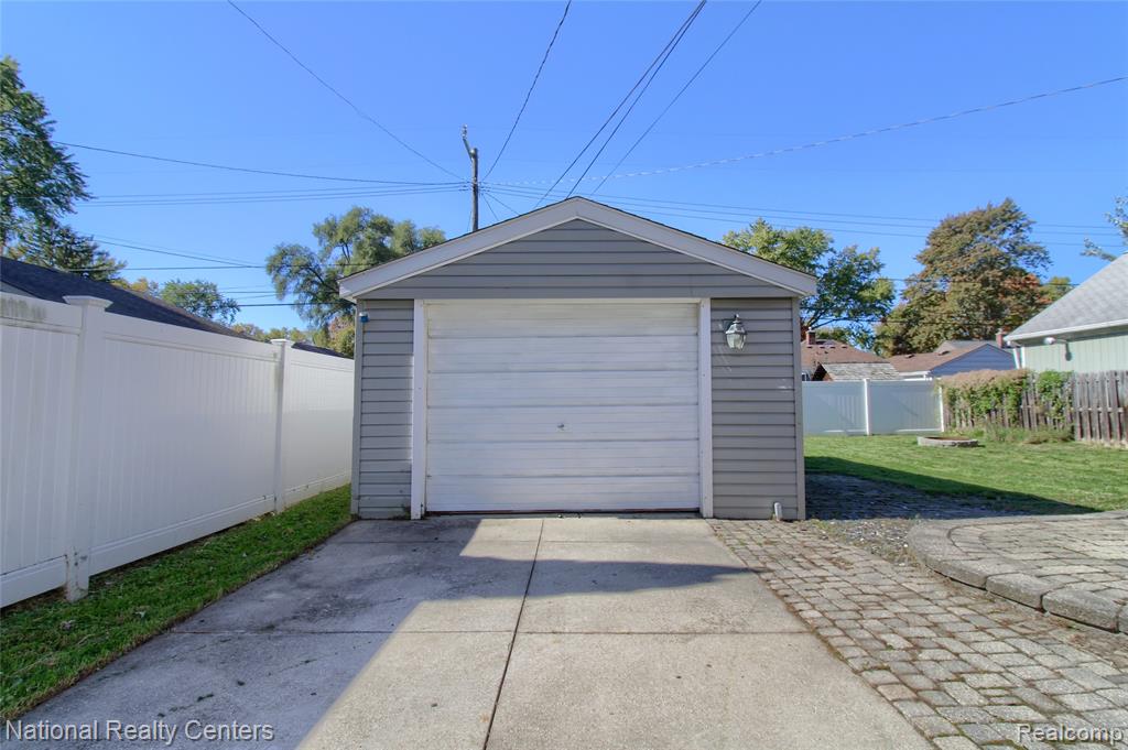 2463 Cummings Avenue Property Photo 44