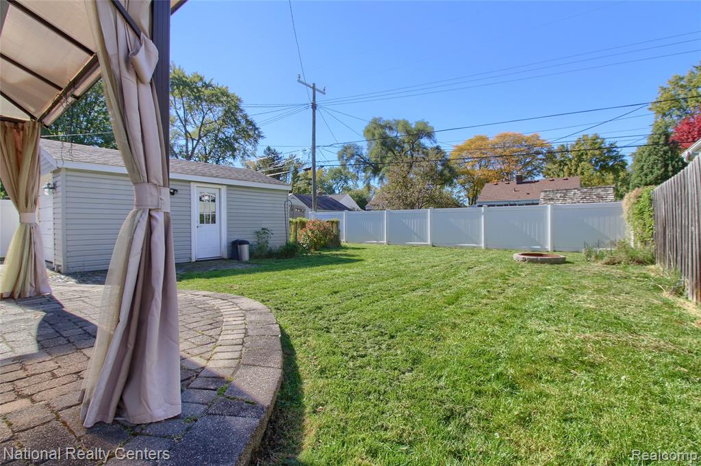 2463 Cummings Avenue Property Photo 51
