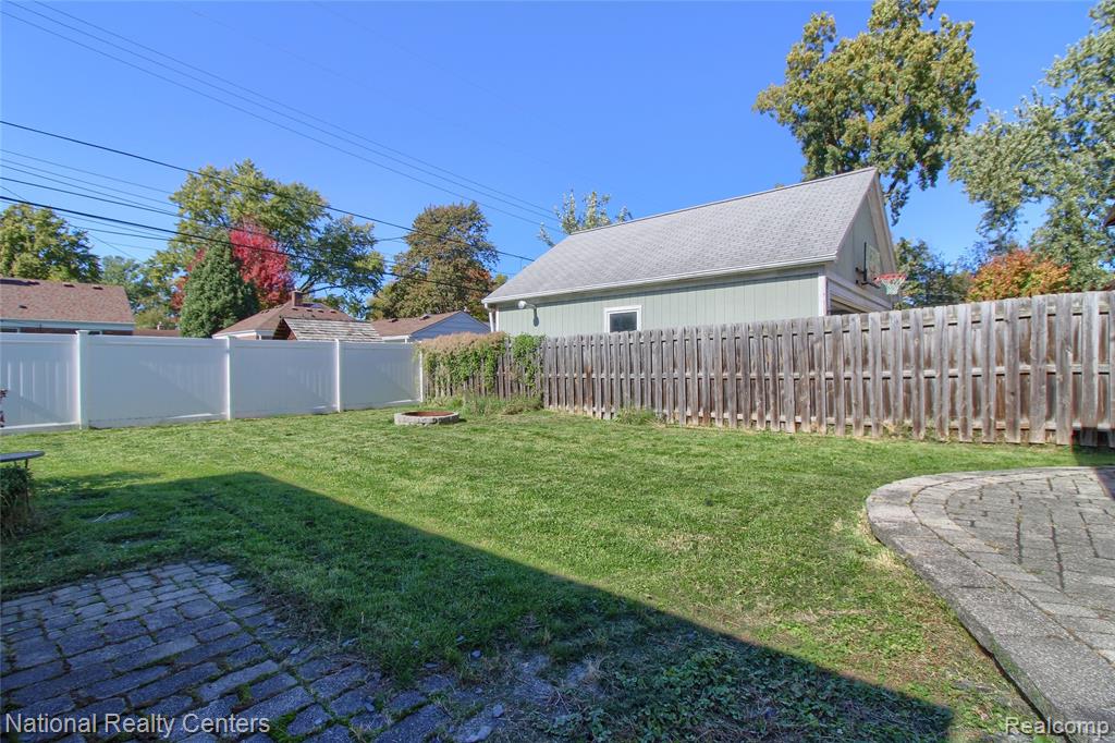 2463 Cummings Avenue Property Photo 52