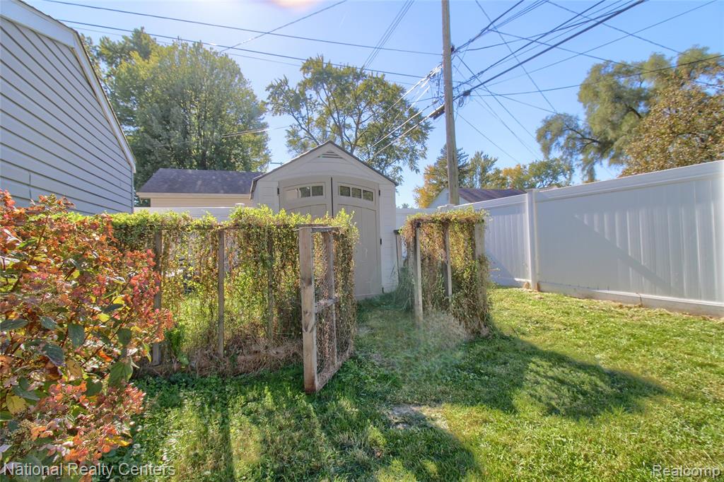 2463 Cummings Avenue Property Photo 53