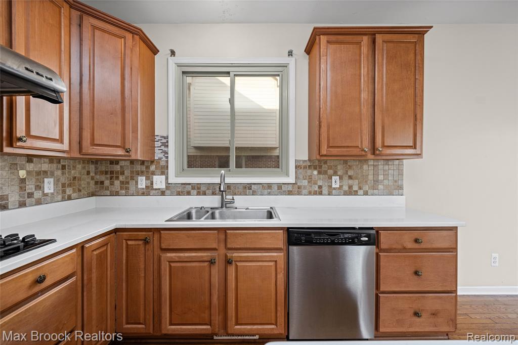41605 Burroughs Avenue Property Photo 16