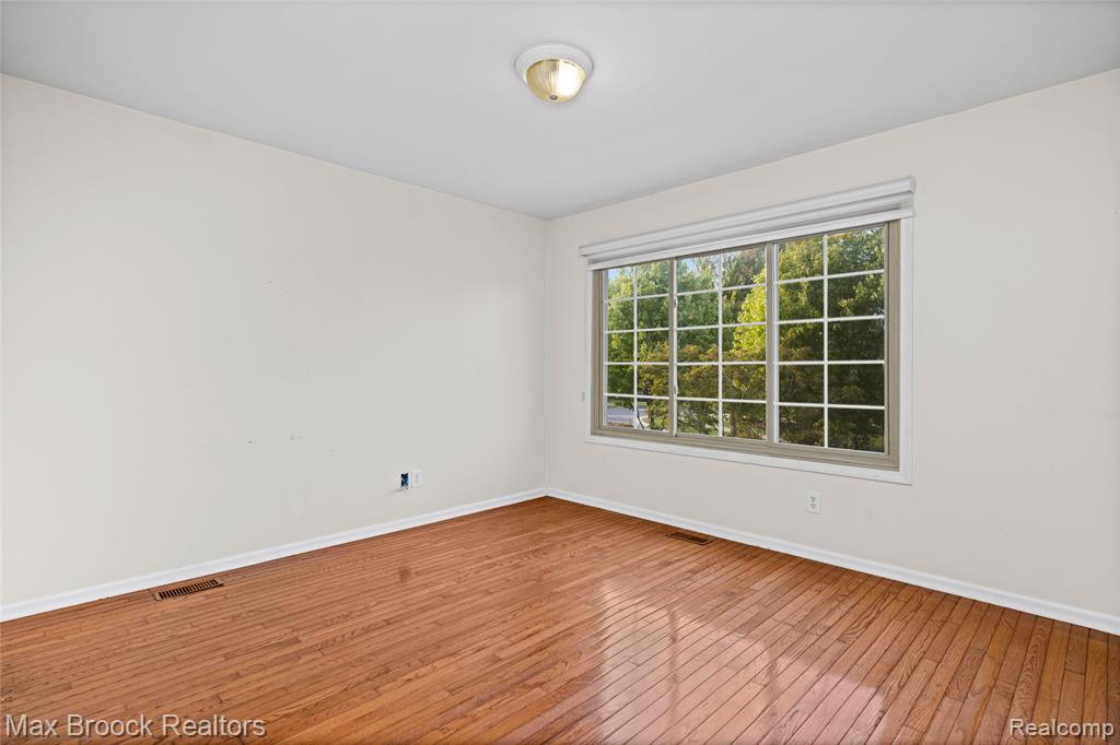 41605 Burroughs Avenue Property Photo 29