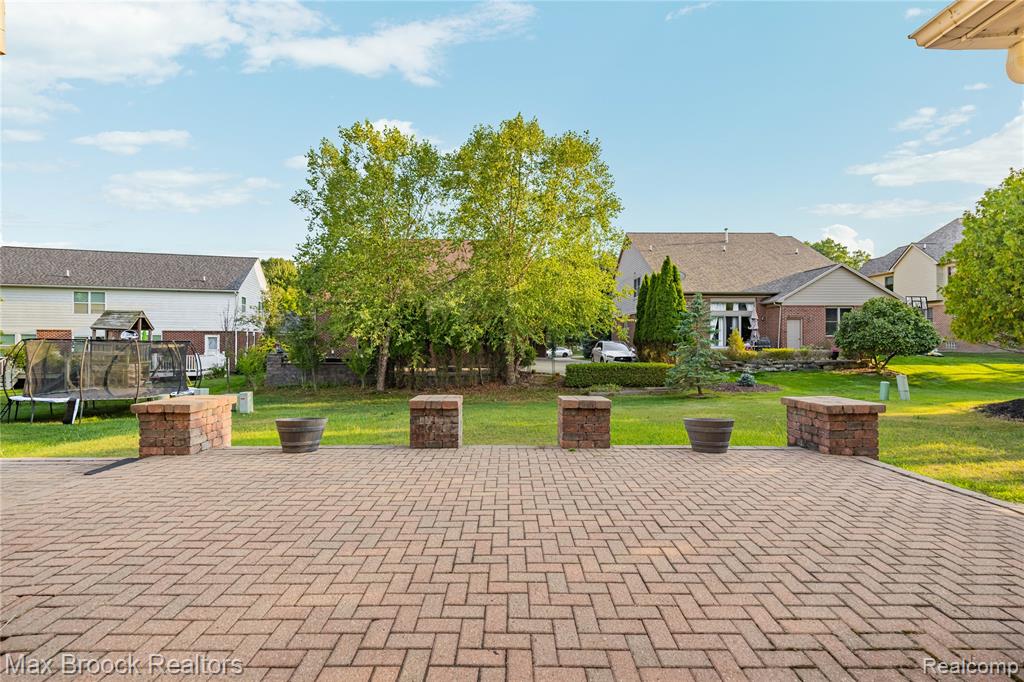 41605 Burroughs Avenue Property Photo 48