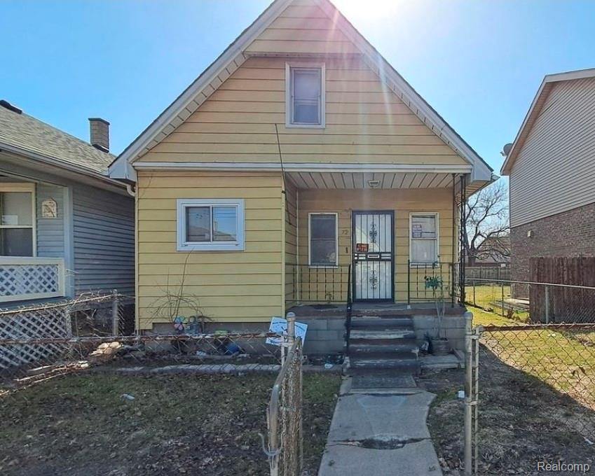 72 E Henry Street Property Photo 1