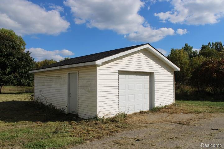 1300 Connell Road Property Photo 7