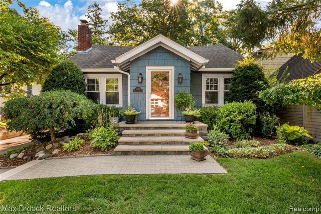 1435 Rosedale Avenue Property Photo 1