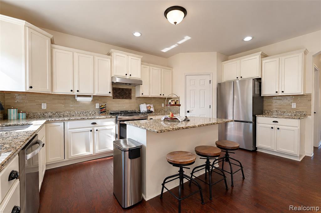 27363 Victoria Road Property Photo 14