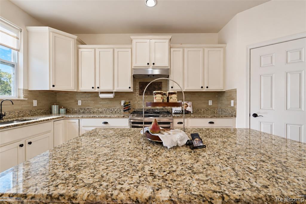 27363 Victoria Road Property Photo 15