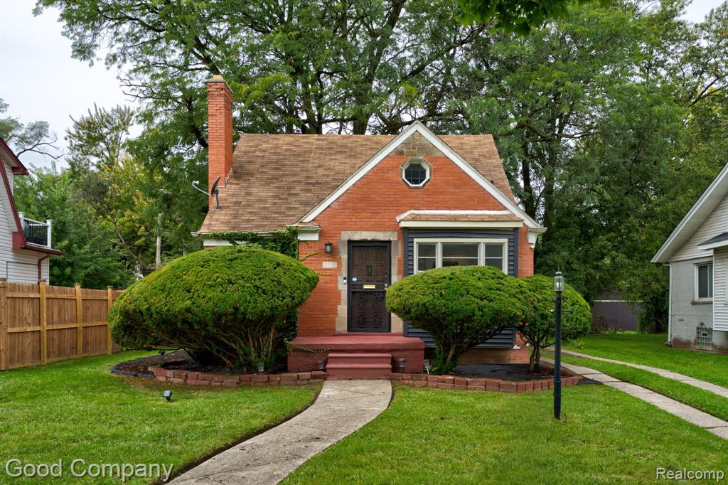 13935 Rutland Street Property Photo 1