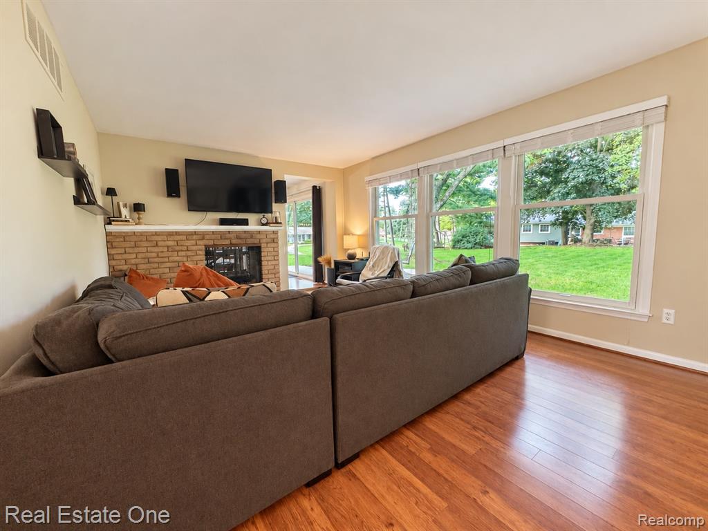 915 Ironstone Drive Property Photo 8
