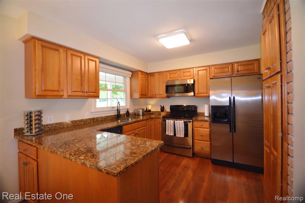 915 Ironstone Drive Property Photo 9