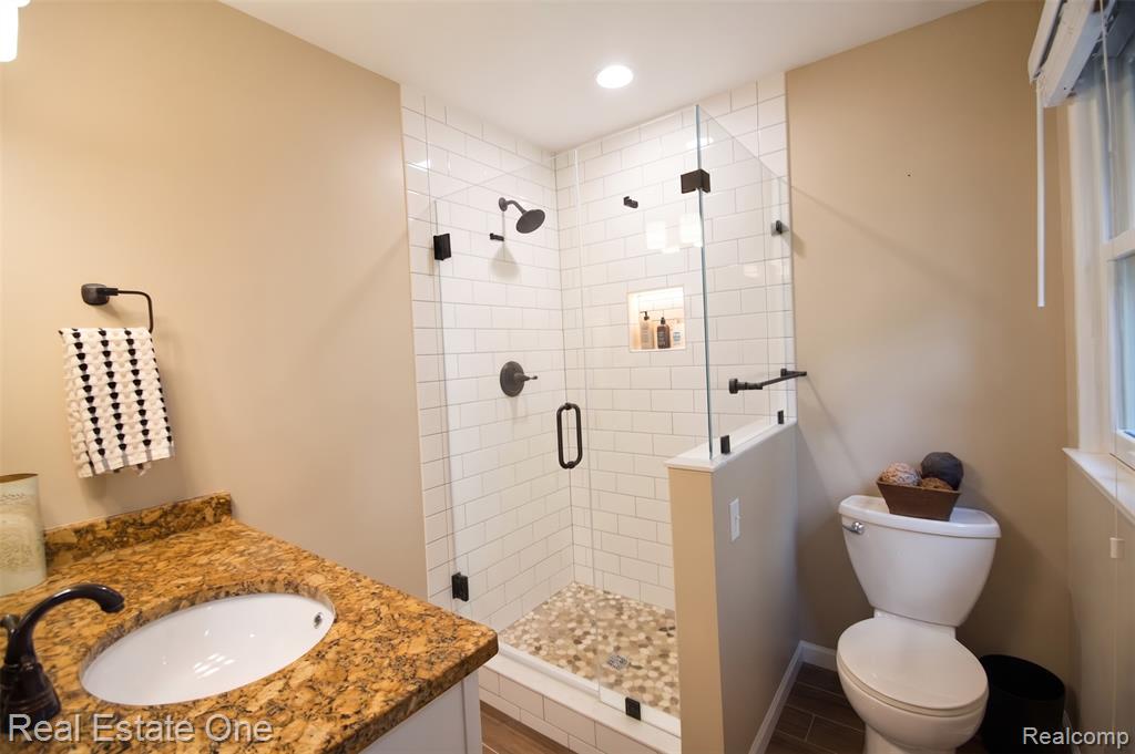 915 Ironstone Drive Property Photo 12