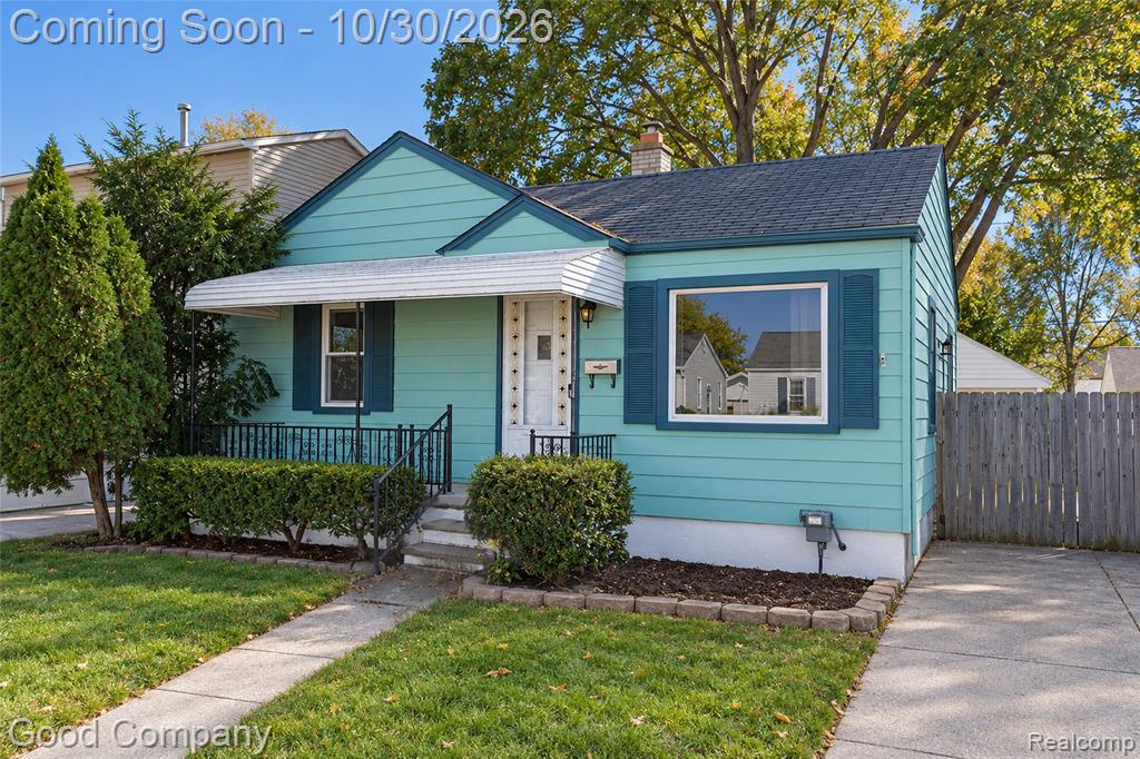 912 E Shevlin Avenue Property Photo 1