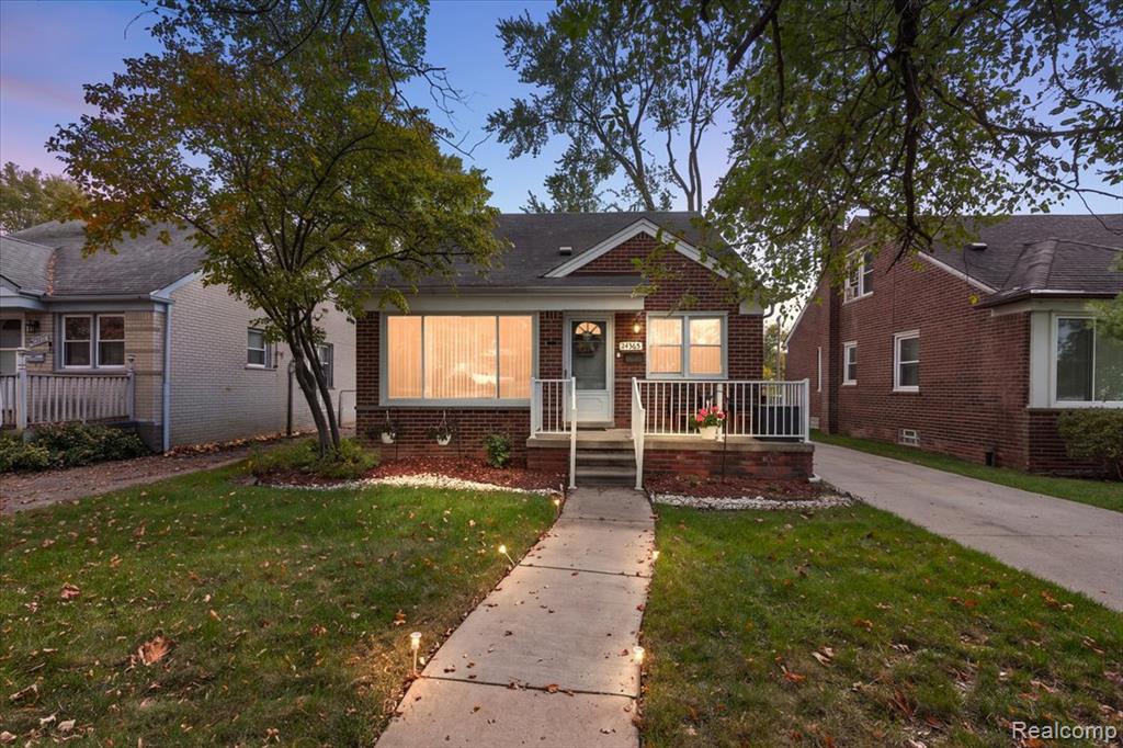 24365 Elmira Property Photo 1