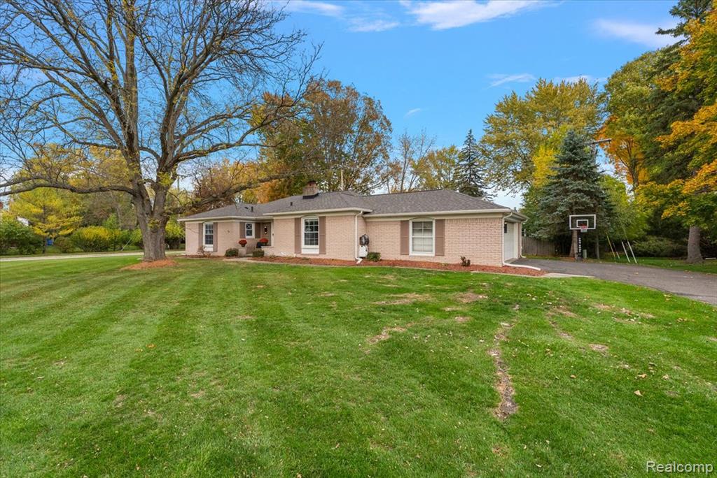 31192 Sunset Court Property Photo 2