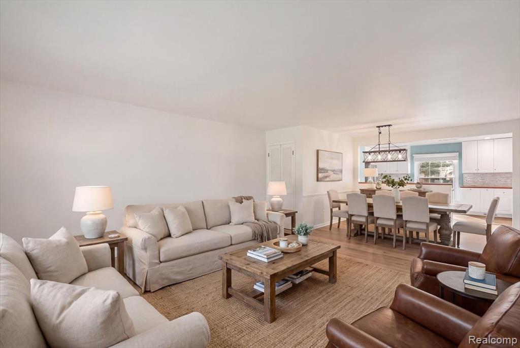31192 Sunset Court Property Photo 11